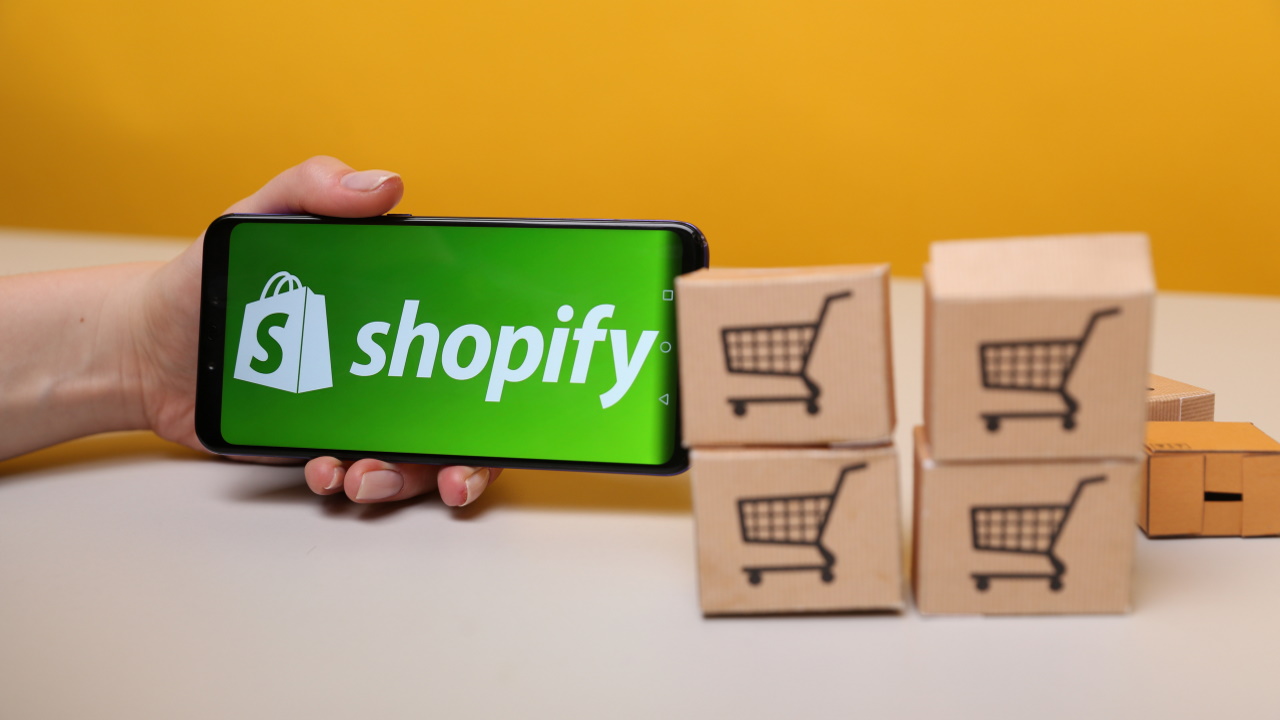 shopify nền tảng bán hàng print on demand hiệu quả